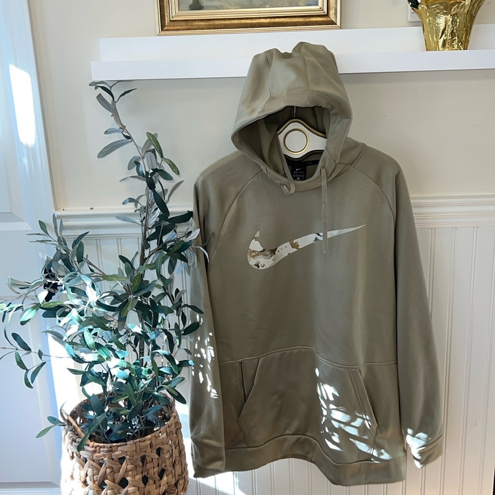 Nike Hoodie 🫒